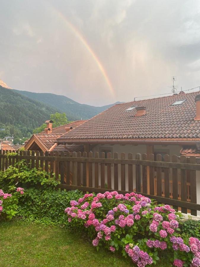 Apartamento Le Balze Di Carisolo, Trilocale Con Giardino Exterior foto