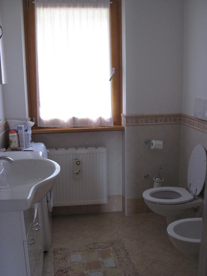 Apartamento Le Balze Di Carisolo, Trilocale Con Giardino Exterior foto
