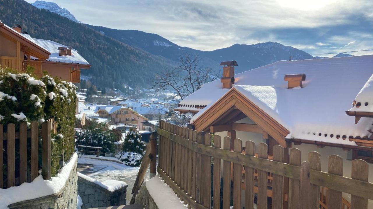 Apartamento Le Balze Di Carisolo, Trilocale Con Giardino Exterior foto